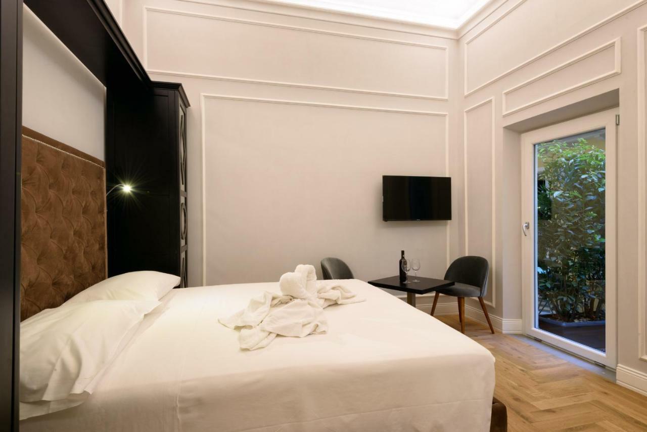 Vivaldi Luxury Suites Florens Exteriör bild