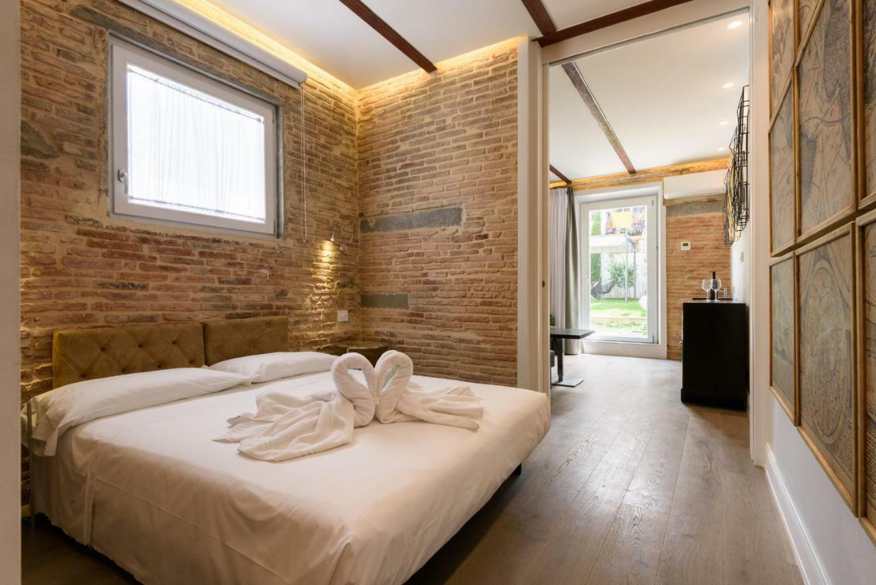 Vivaldi Luxury Suites Florens Exteriör bild