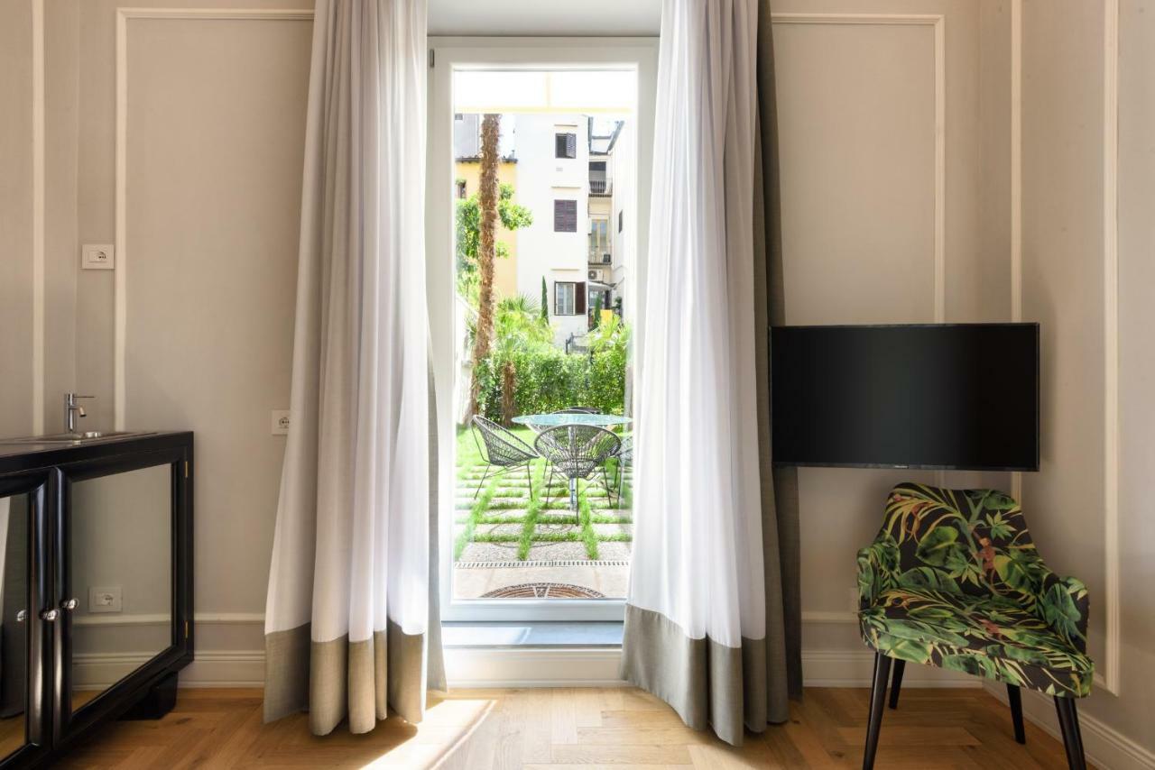 Vivaldi Luxury Suites Florens Exteriör bild